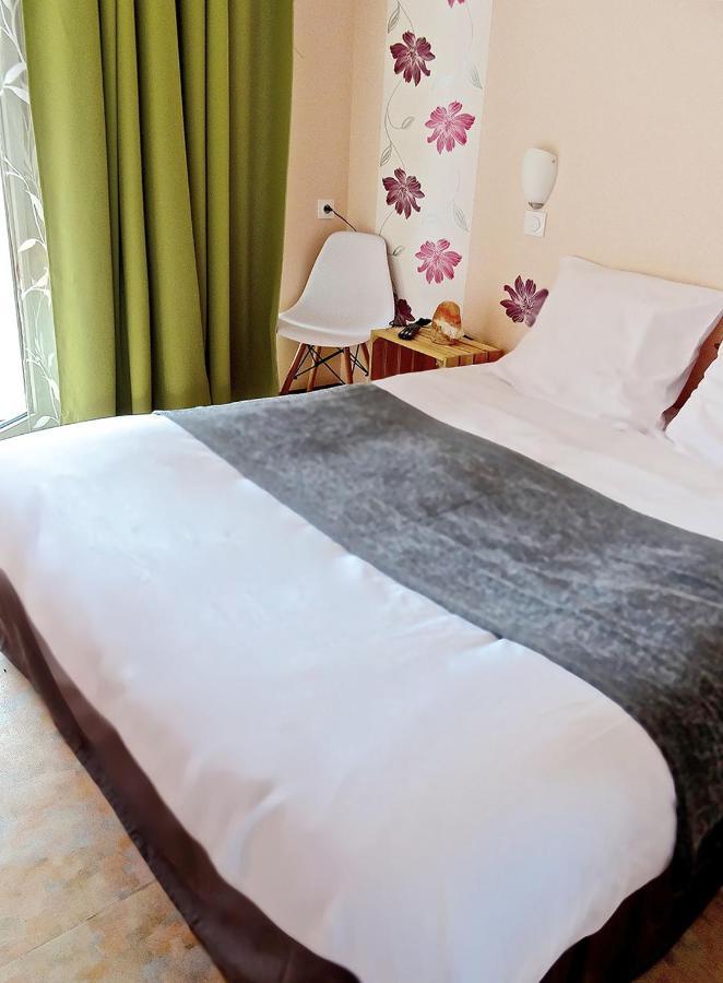 Du Cote De Chez Sam Hotel Andelaroche Ngoại thất bức ảnh